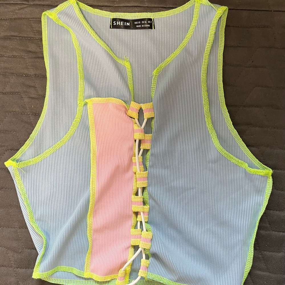 lace up crop top